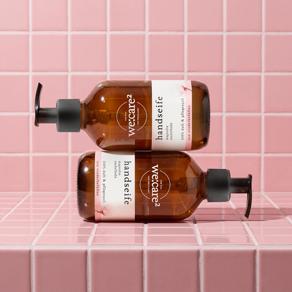 we:care² handseife, flüssigseife mit Duft Magnolie Sandelholz in einer befüllten Flasche
