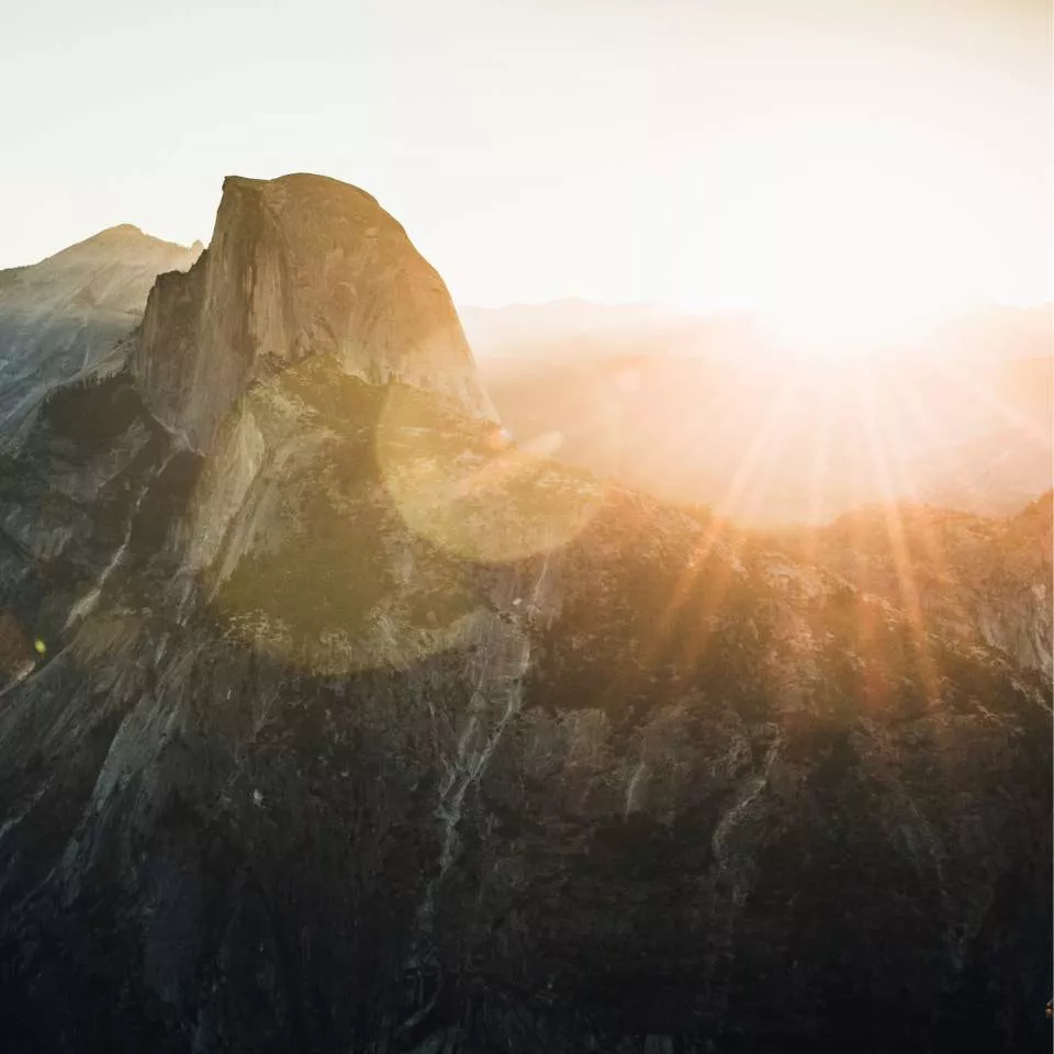 Vision und Markenwerte von we:care²: Bild, das positiven Blick in die Zukunft symbolisiert