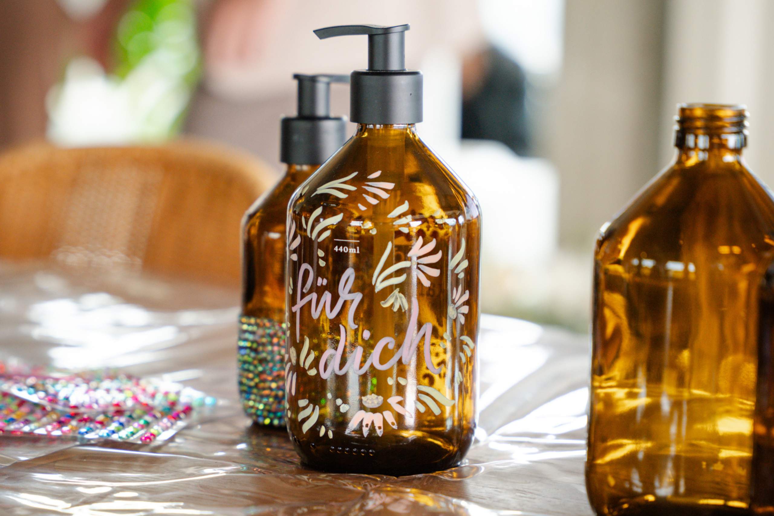 flasche bemalen – kreative ideen für nachhaltige diy-projekte